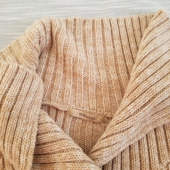 R w and co. Sweater - Picture 3 of 4